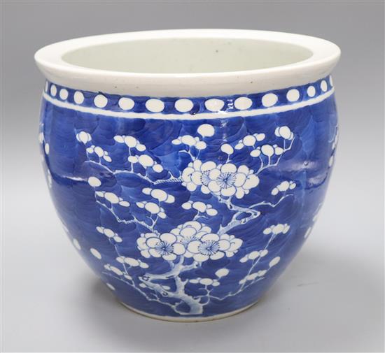 A 19th century Chinese blue and white jardiniere height 23cm